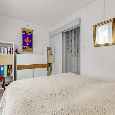 Spacieux Dans Un Quartier Paisible Appartement Parijs