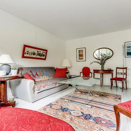 Appartement Spacieux Dans Un Quartier Paisible Parijs
